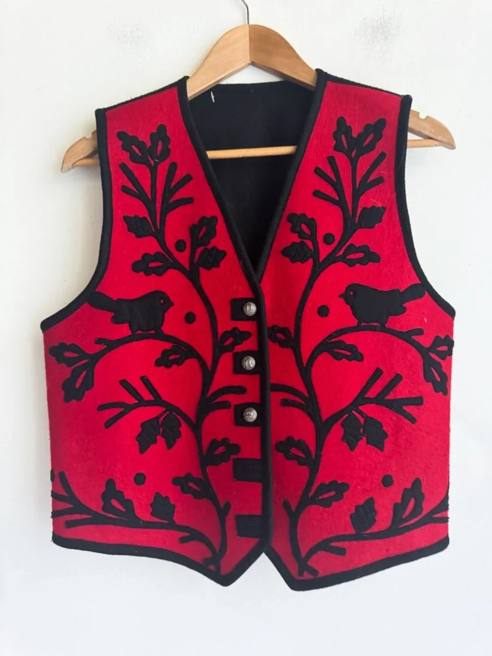 Midwest of Cannon Falls Red Black Wool Felt Flora Bird Folk Vest  M - Picture 2 of 5